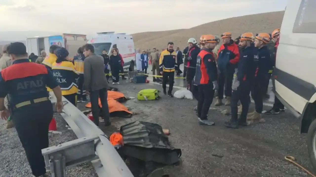 Van’daki feci kazada ölü sayısı 8’e çıktı!