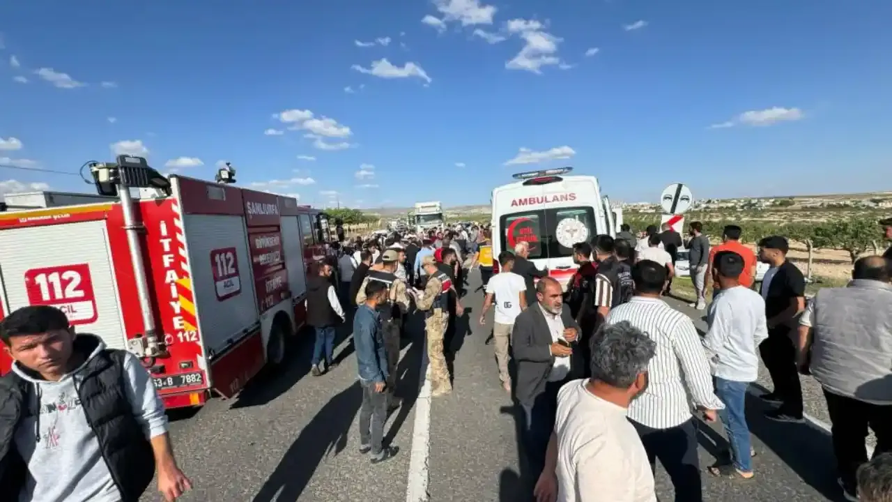 Birecik'te feci kaza: 2'si ağır 5 yaralı