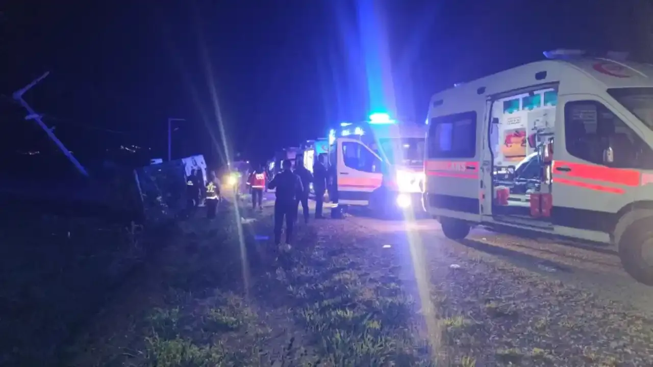 Van'da feci kaza: 28 kişi yaralandı