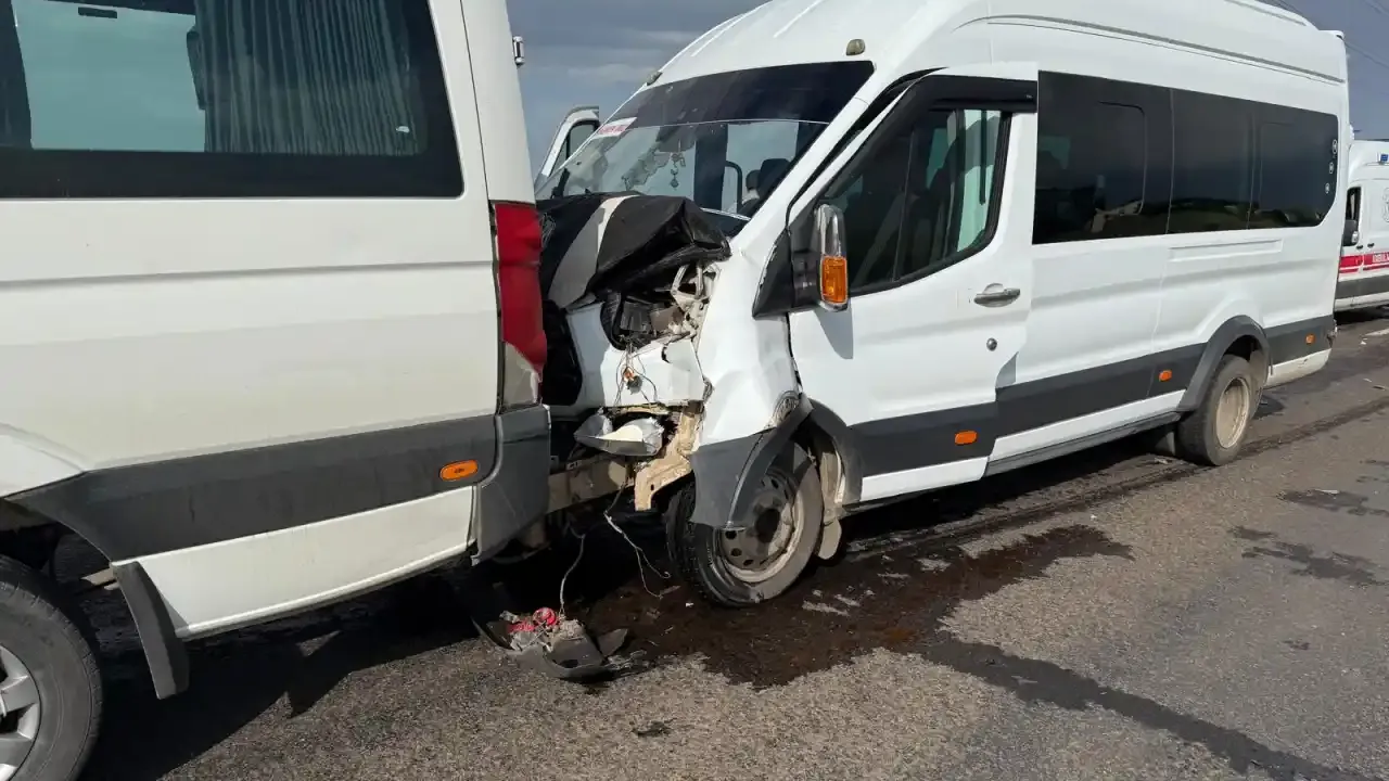 Siverek’te öğretmenleri taşıyan minibüsler çarpıştı: 28 yaralı