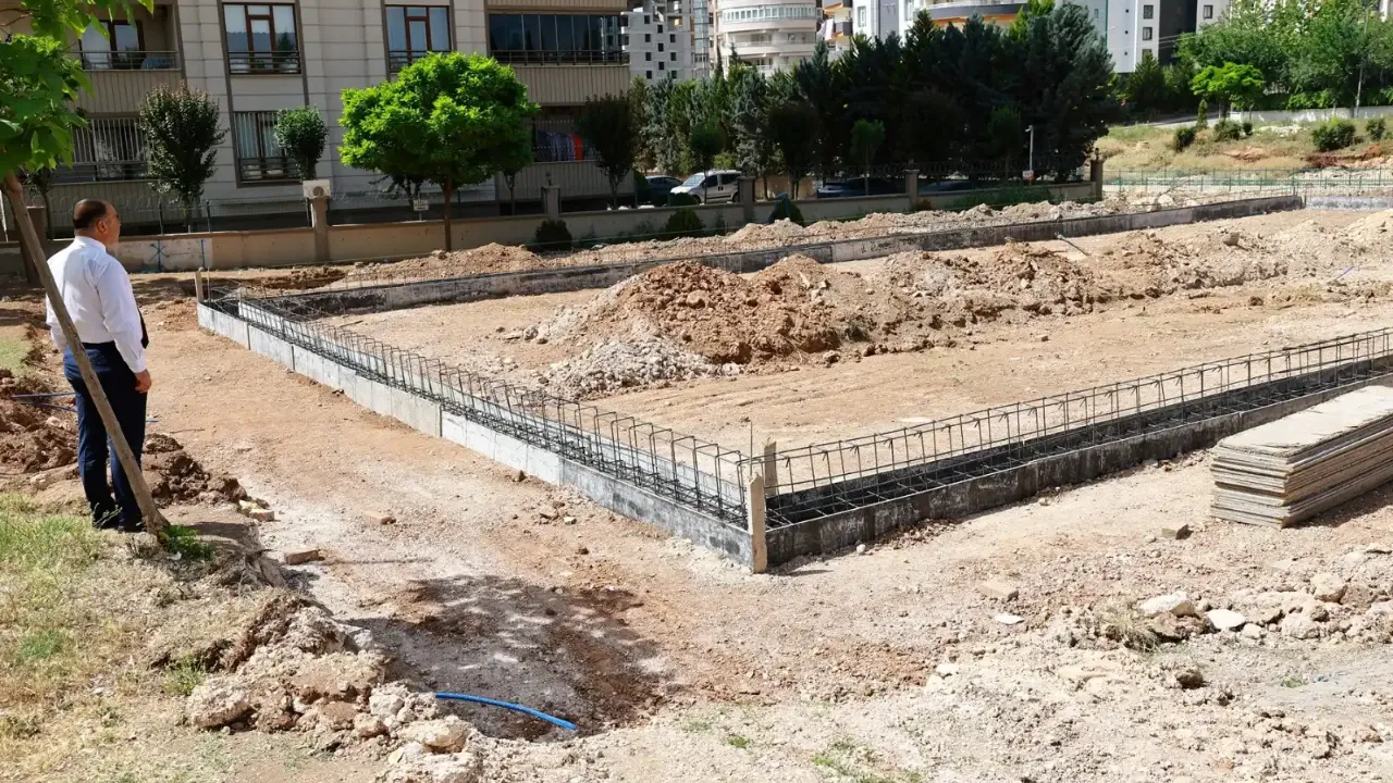 Karaköprü'ye bağlı Akpiyar’a yeni semt sahası