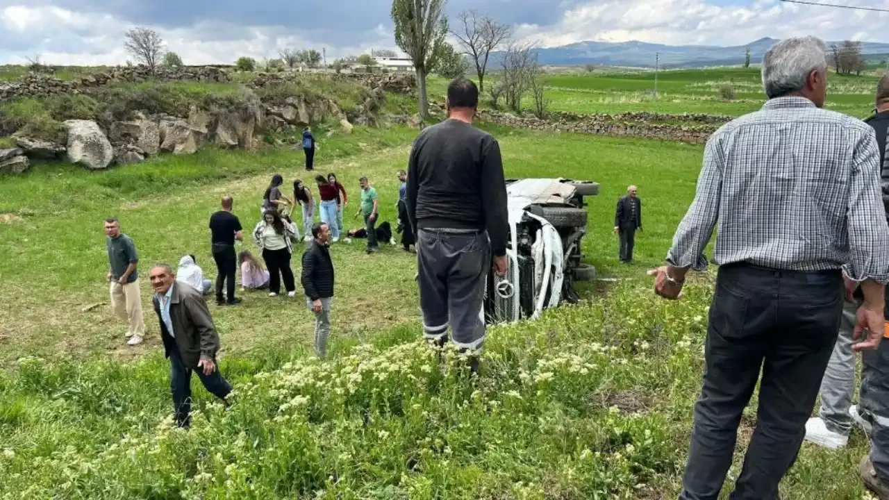 Kayseri’de facia ucuz atlatıldı: 15 öğrenci yaralandı