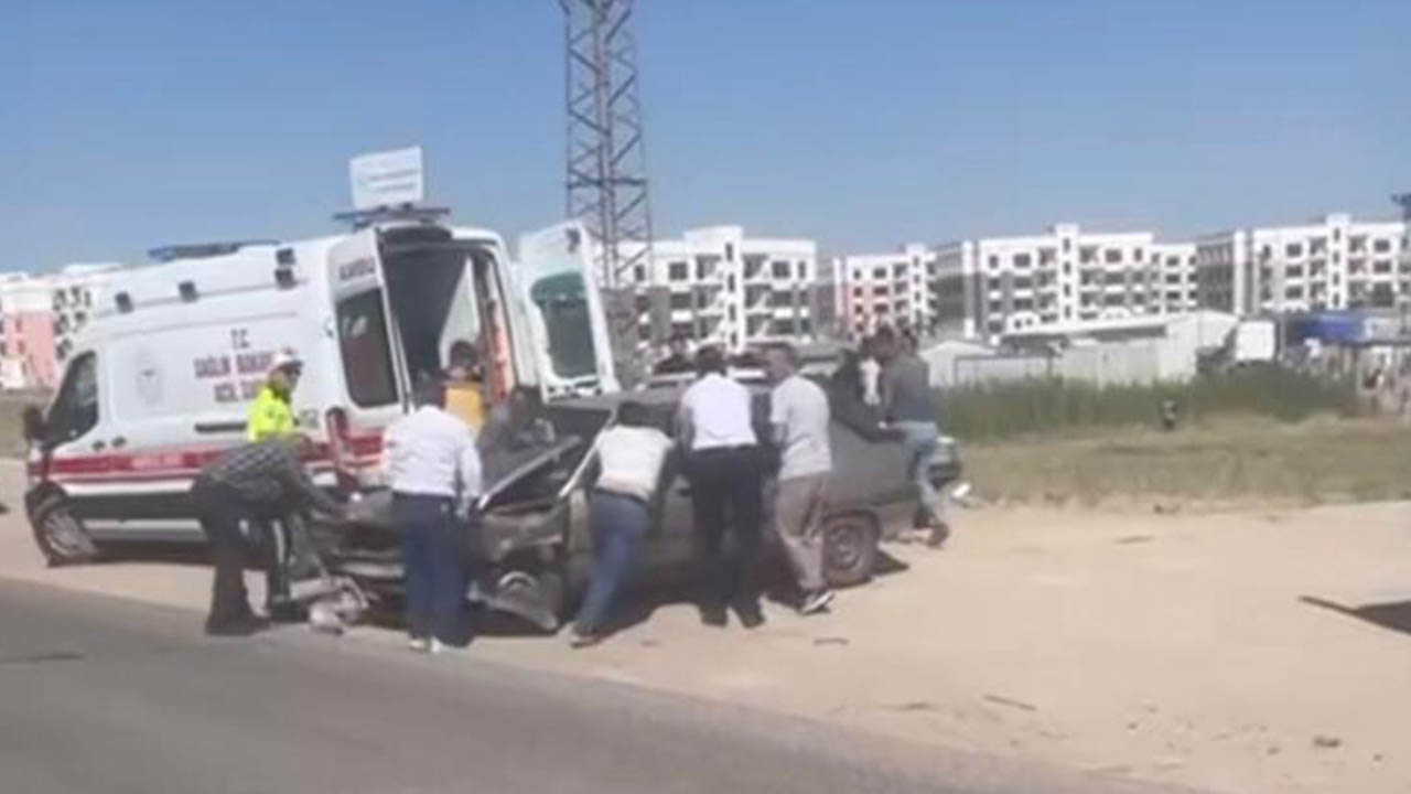 Suruç’ta 2 otomobil çarpıştı! Yaralılar var