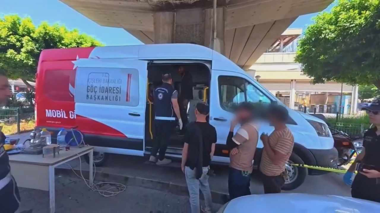 81 ilde düzensiz göç operasyonu! Bakan Yerlikaya paylaştı