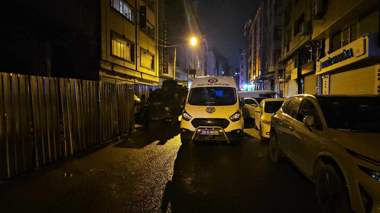 İstanbul'da eğlence mekanına el bombası ile saldırı ! Yaralılar var