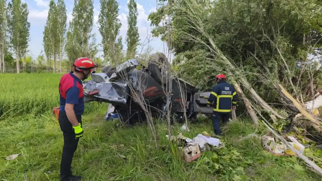 Azerbaycan plakalı araç takla attı, 1'i ölü 4 yaralı