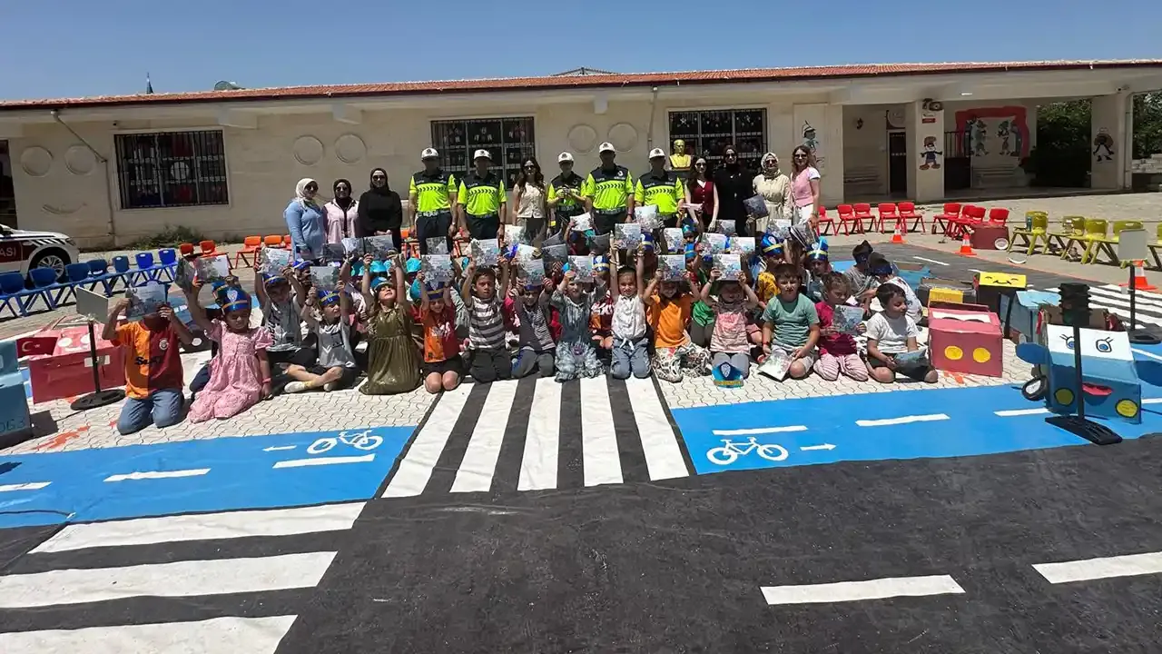 Bozova’da miniklere trafik bilinci aşılandı!