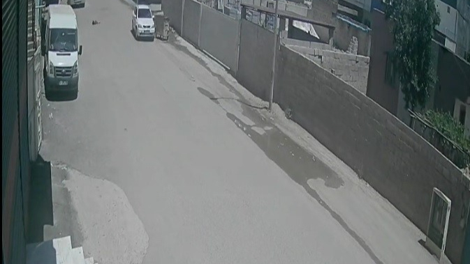 Şanlıurfa’da feci kaza: Otomobil küçük çocuğa çarpıp metrelerce sürükledi
