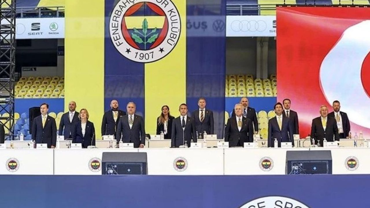 Fenerbahçe’de kritik süreç: Başkanlık için 229 imza teslim edildi