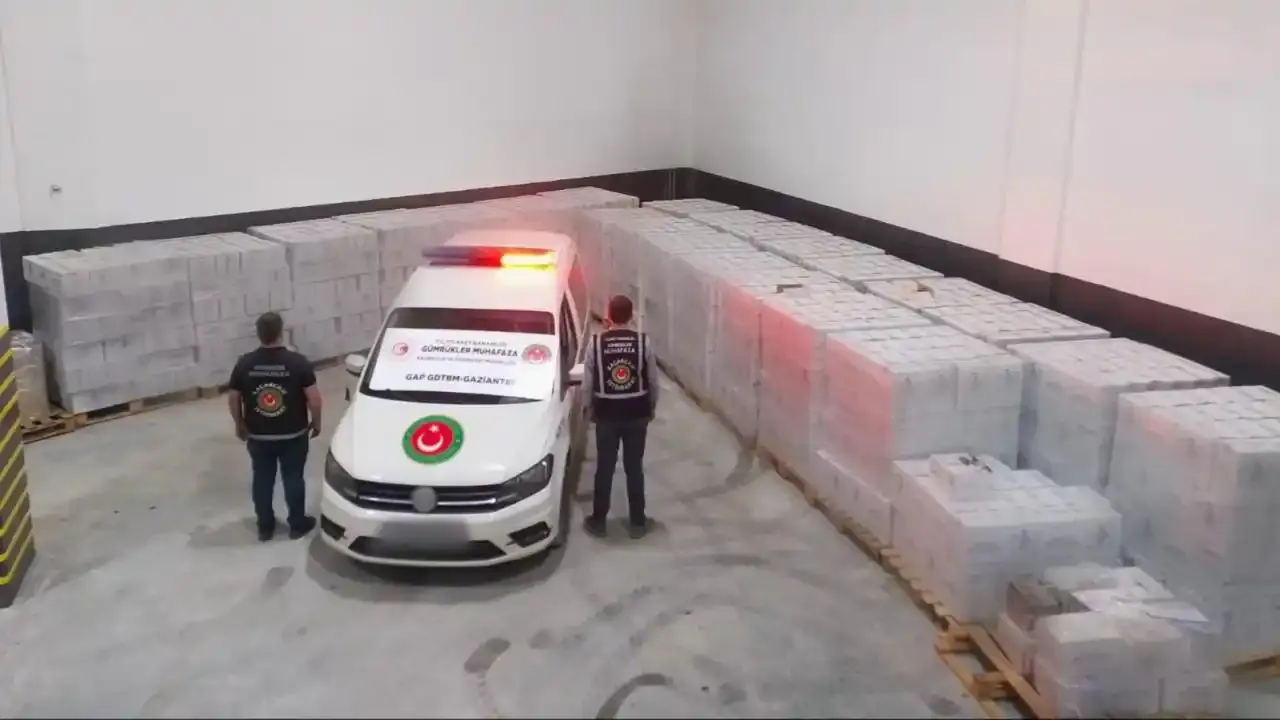 Şanlıurfa’ya giremeden yakalandılar! Tır’da milyonluk içki kaçakçılığı