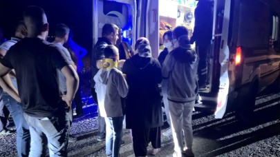 Karapınar'da otomobil beton direğe çarptı: 5 yaralı