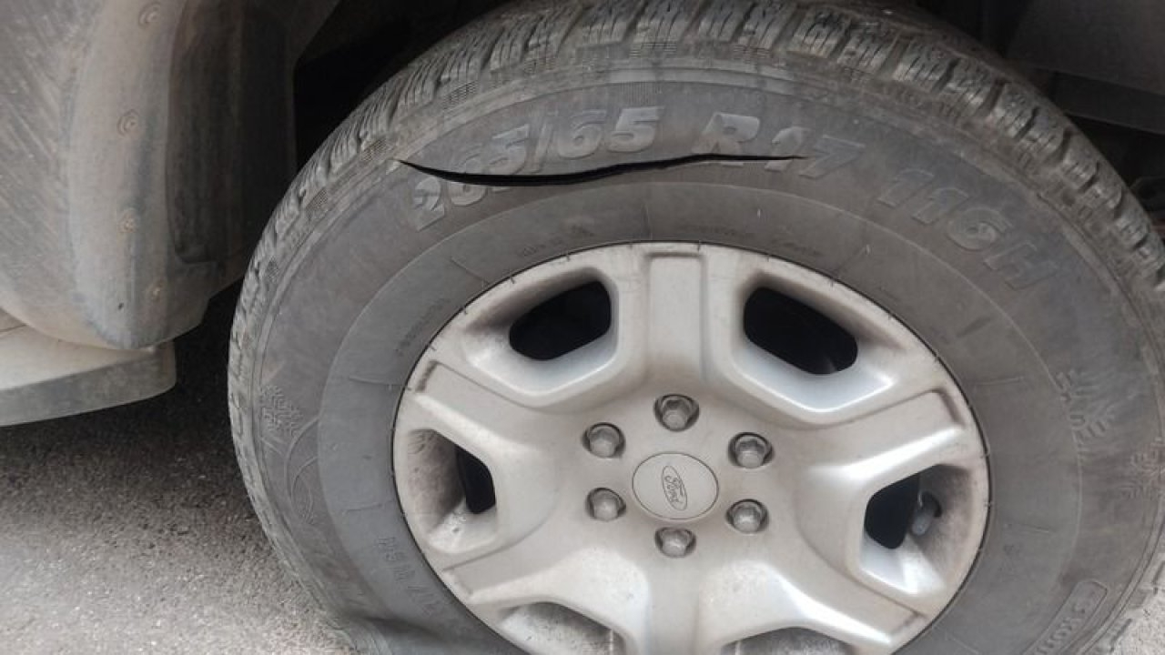 Şanlıurfa'da 16 aracın lastiğini  kesme iddiasıyla:1 Kişi tutuklandı