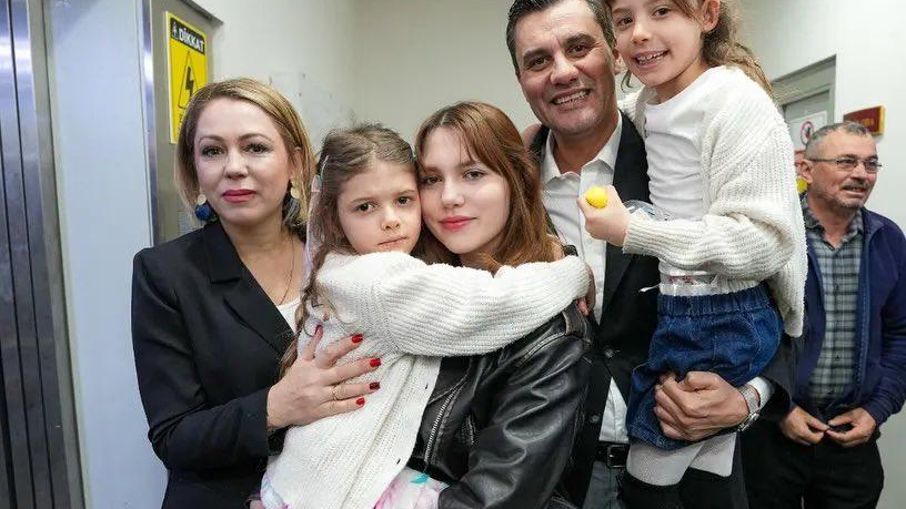 Manisa Büyükşehir Belediye Başkanı Ferdi Zeyrek’in annesi tedavi altına alındı
