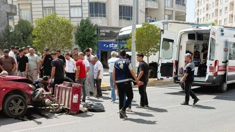 Mardin Midyat'ta otomobil ile motosiklet çarpıştı: 2 Yaralı
