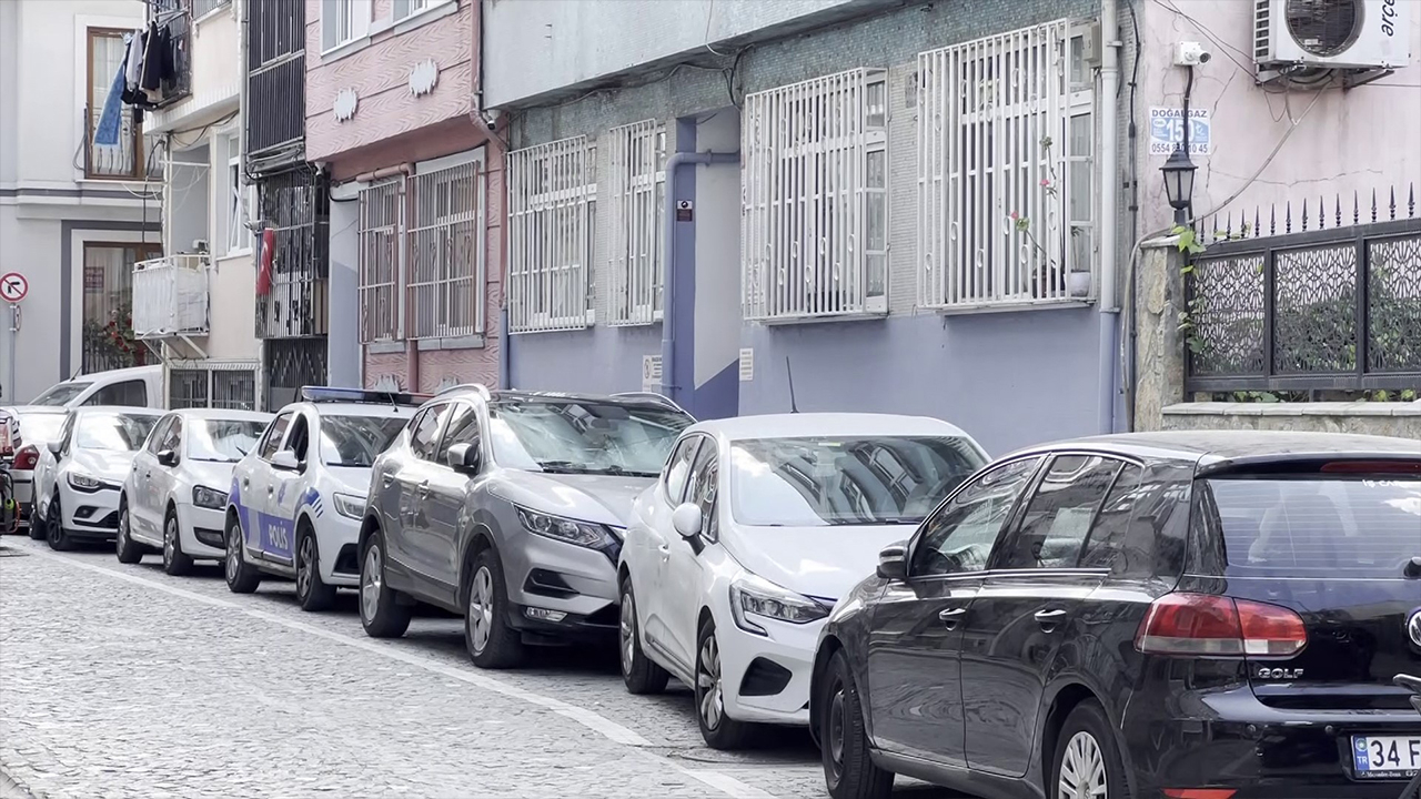 İstanbul’da korkunç olay! Polis memuru arkadaşını parçalayarak intihar etti