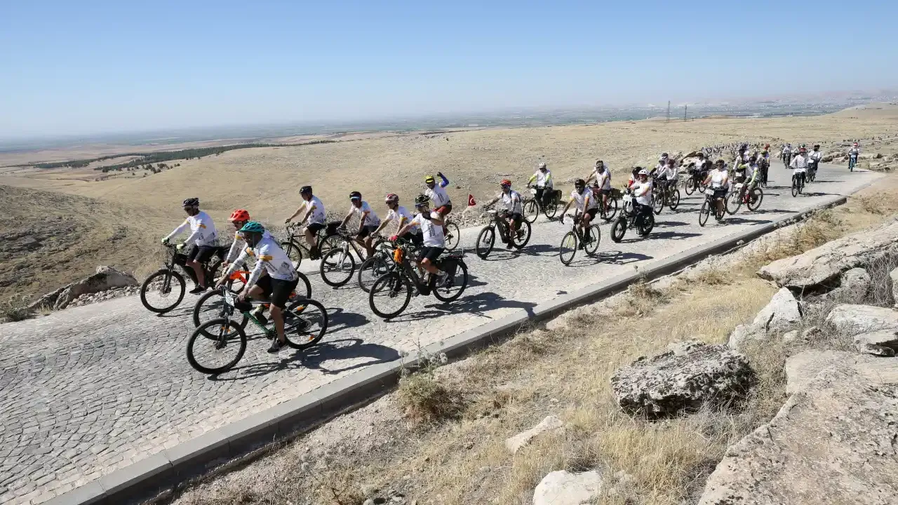 Tarihe Pedal! Göbeklitepe Bisiklet Festivali’ne yoğun ilgi