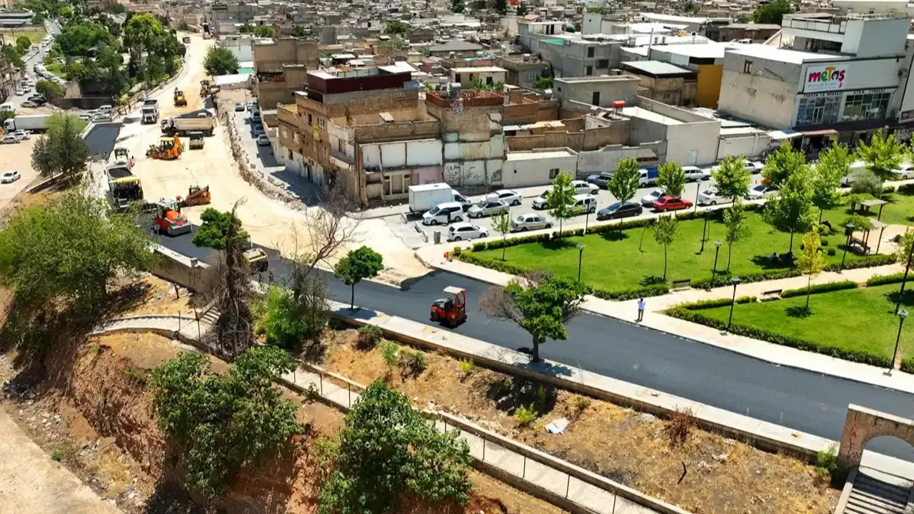 Şanlıurfa’da tarihi dokuya modern dokunuş: Kule caddesi asfaltlandı