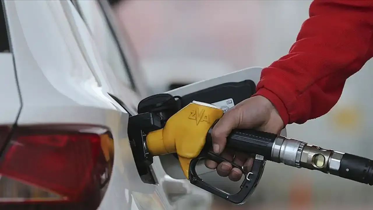 Akaryakıt fiyatlarında son durum: Benzin, motorin ve LPG'ye zam, indirim var mı?