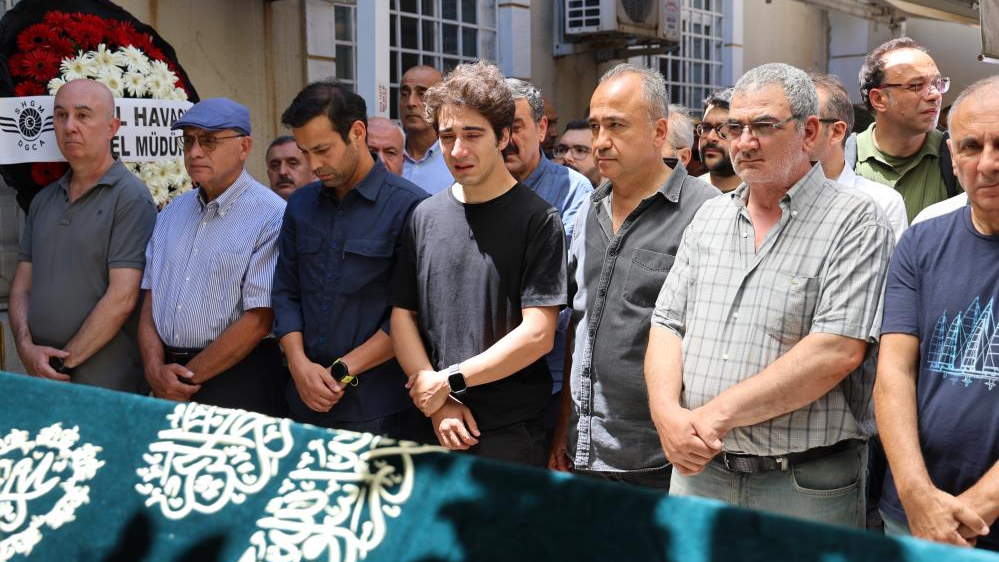 Rize’deki uçak kazasında vefat eden pilot son yolculuğuna uğurlandı