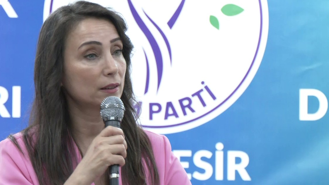 Tülay Hatimoğulları'ndan demokratik Cumhuriyet çağrısı