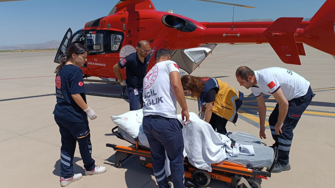 Ambulans helikopter Cizre'den Şanlıurfa'ya hasta için havalandı!