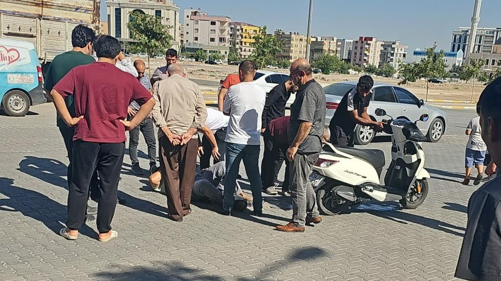 Şanlıurfa'da kaza: Motosiklet otomobile çarptı, sürücü yaralandı