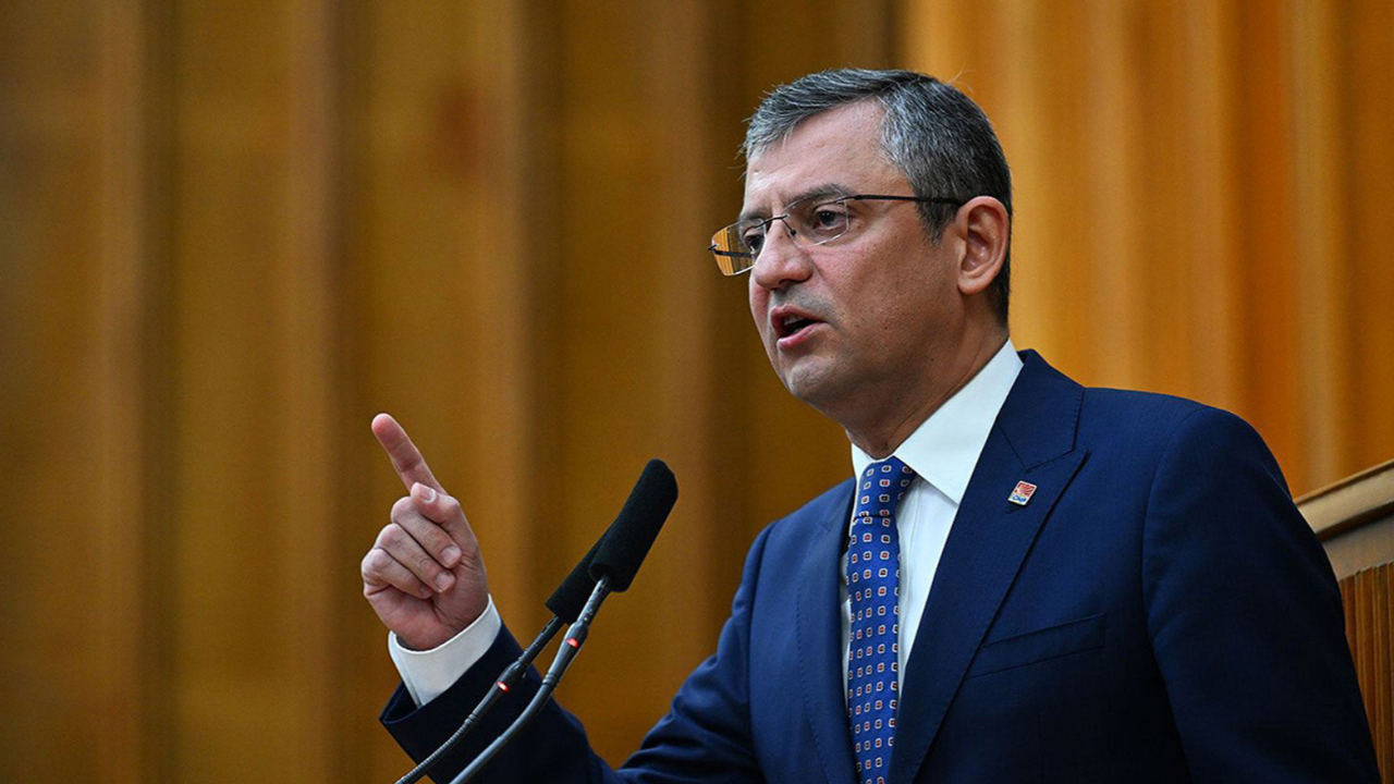 CHP Genel Başkanı Özel’den silah bırakmaya destek!