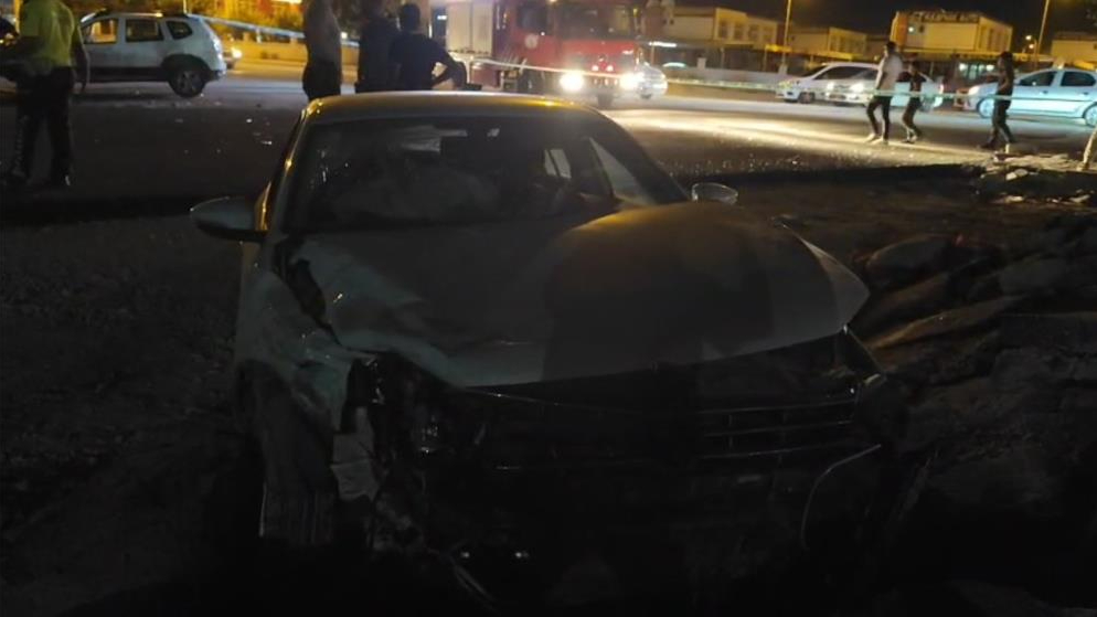 Şanlıurfa'da iki otomobil kafa kafa çarpıştı:yaralılar var!