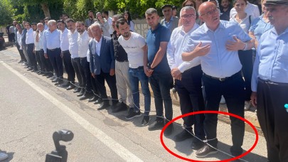 Mahmut Tanal, 43 derecede ayaklarını bağladı! "Bunlar kelepçedir”