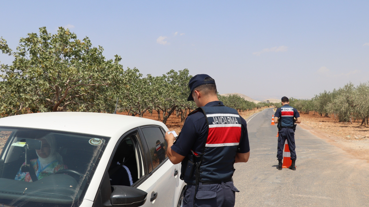 Gaziantep’te Jandarmadan fıstık bahçelerinde dron destekli hırsızlık önlemi