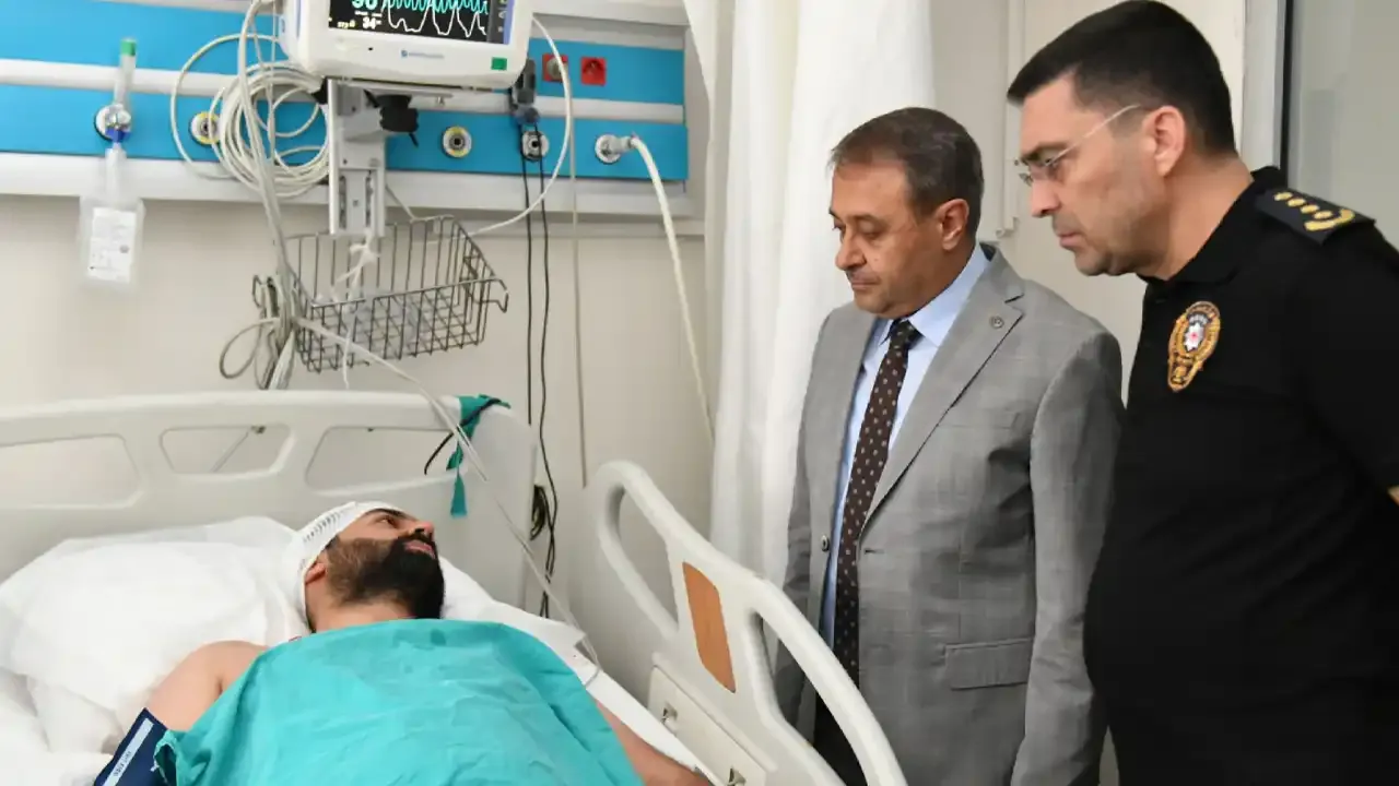 Vali Şıldak ve Emniyet Müdürü Aksoy'dan yaralı polise ziyaret