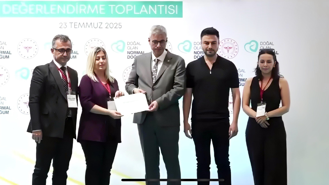 Normal doğumu teşvik eden Şanlıurfa İl Sağlık Müdürlüğü’ne ödül