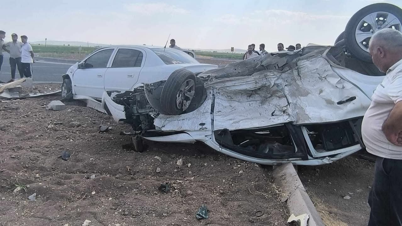 Suruç’ta iki otomobil çarpıştı: 4 kişi yaralandı