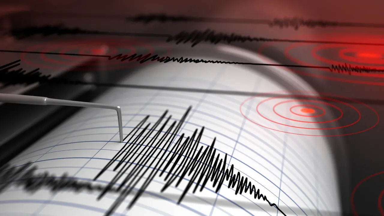 Rusya 8.8'li depremden sonra yine sallandı