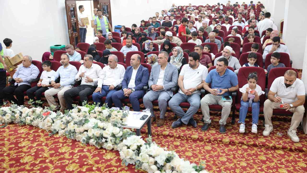 Karaköprü'de Kur'an Kursunlarında başarılı olan öğrecilere ödül