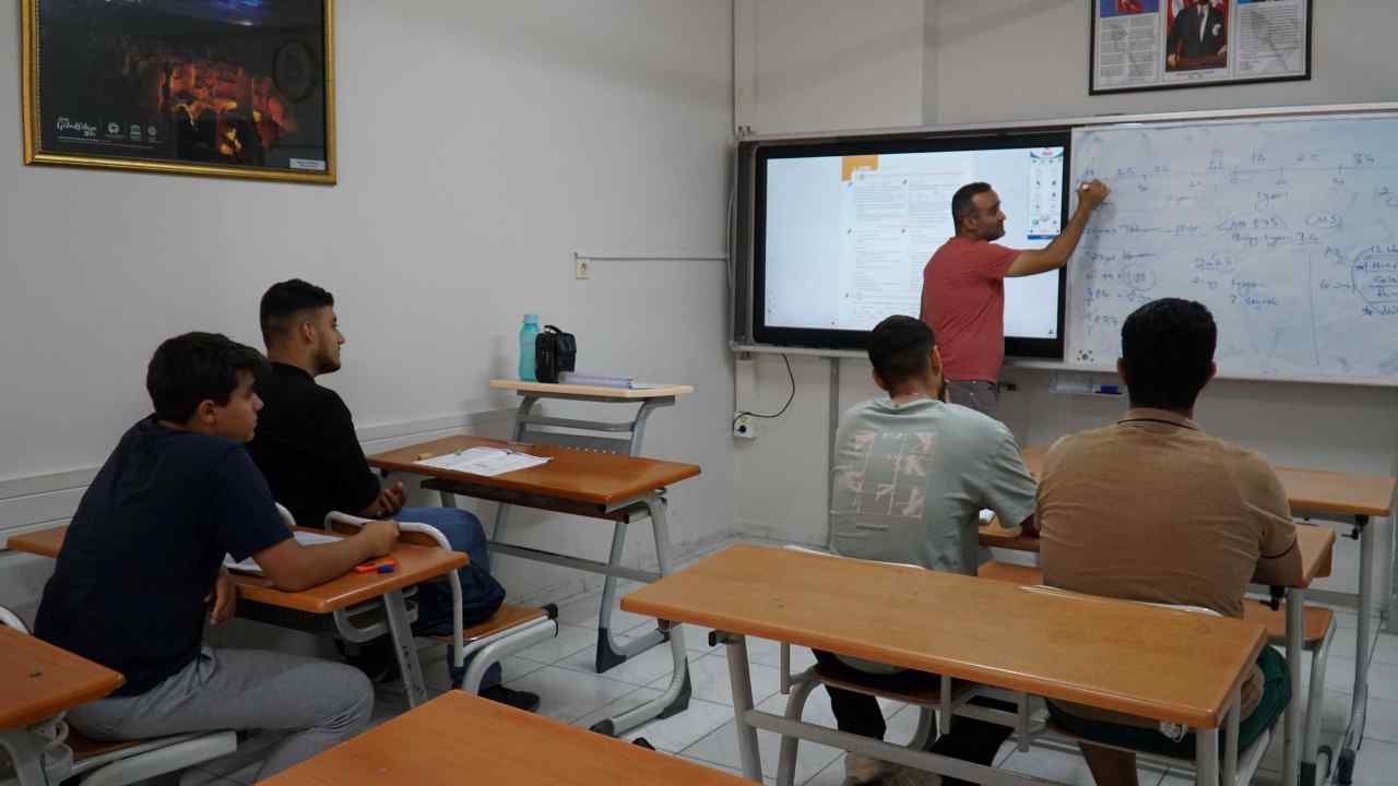 Haliliye’de üniversiteye hazırlık kurs kayıtları başladı