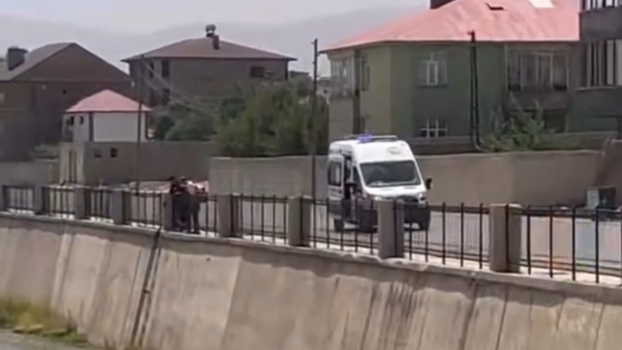 Hakkari Yüksekova’da 12 yaşındaki çocuk dere kenarında yaralandı