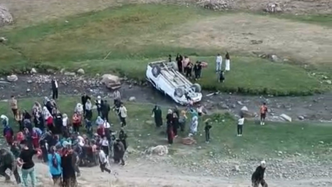 Van’da uçuruma yuvarlanan kamyonette 6 Kişi Yaralandı
