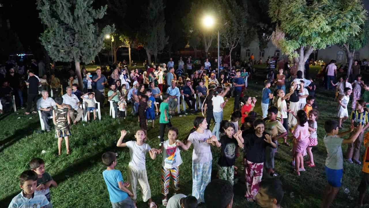 Haliliyeliler geceleri konsere doyuyor