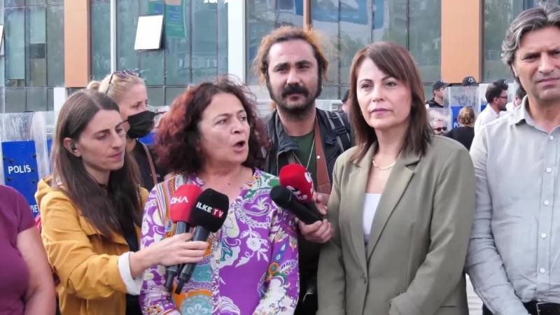 DEM Parti’den CHP İstanbul İl Başkanlığı’na destek ziyareti