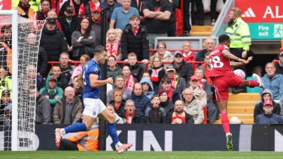 Merseyside derbisinde kazanan Liverpool