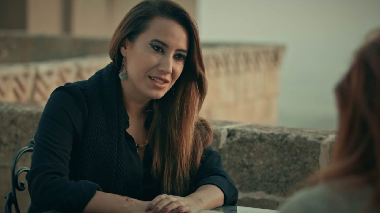 İntihar eden.Türkiye’nin ilk kadın yarış Spikeri Esen Gök’ün ‘Sahra’ Filmindeki sürpriz rolü ortaya çıktı