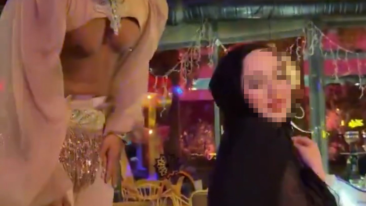 İzmir’de 2 Kişi Dini değerlere hakaret ve müstehcenlik suçlamasıyla gözaltında
