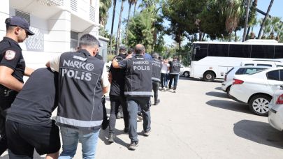 Bardak kolilerinden kilolarca uyuşturucu çıktı: 7 tutuklama