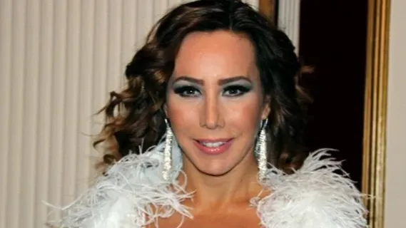 Boşanmanın ardından sürpriz dönüş! Asena sahnede fırtına gibi esti