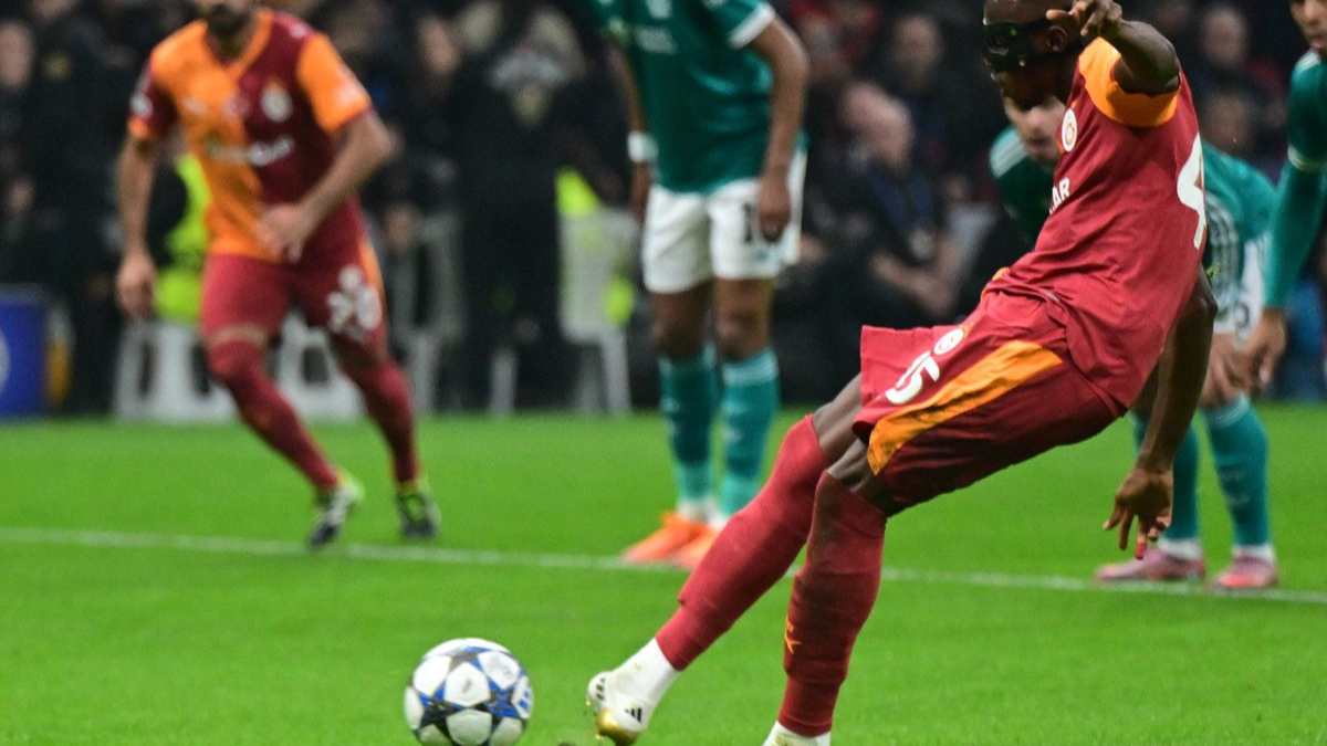 Galatasaray, sahasında İngiliz ekibi Liverpool'u 1-0 mağlup etti