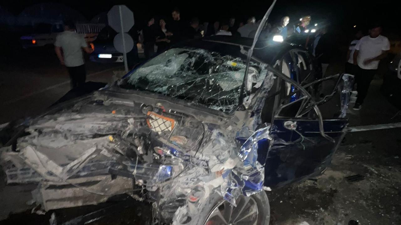 Amasya’da otomobil ile tır çarpıştı: 1’i ağır 5 yaralı