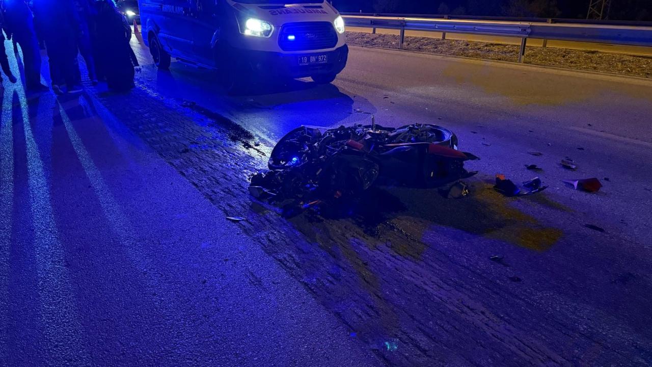 Çorum’da tıran çarpan motosikletin sürücüsü öldü