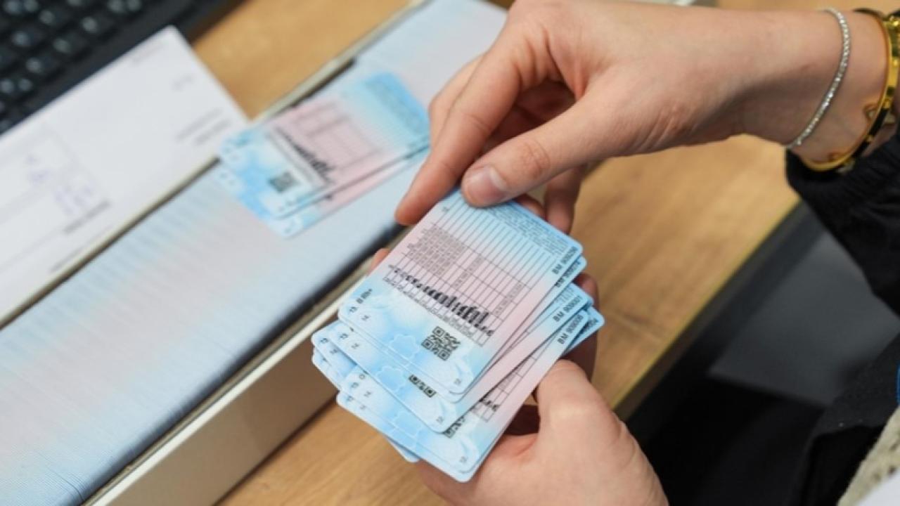 Ehliyetini yenilemeyenler dikkat! Bugün 15 TL, yarın 7 bin TL