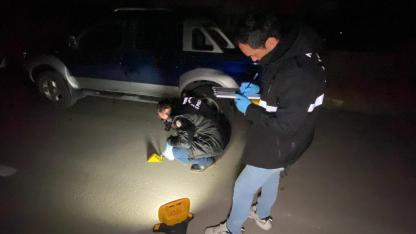 Husumetlisinden kaçarken kaza yapan iki kişi, tüfekle vuruldu
